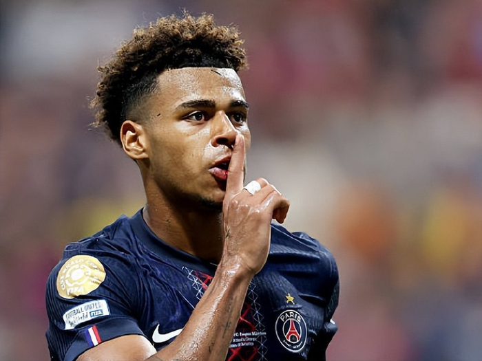 友谊赛半场：米德、斯坦韦均双响，中国女足0-5英格兰女足