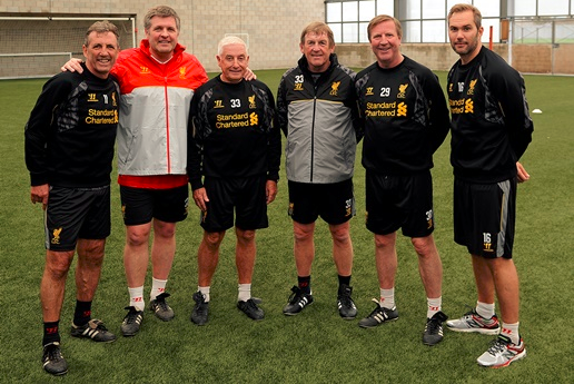 英超-纽卡斯尔2-1曼城终结对手四连胜，巴恩斯双响（英超：巴恩斯梅开二度，纽卡2-1力克曼城，终结对手四连胜）