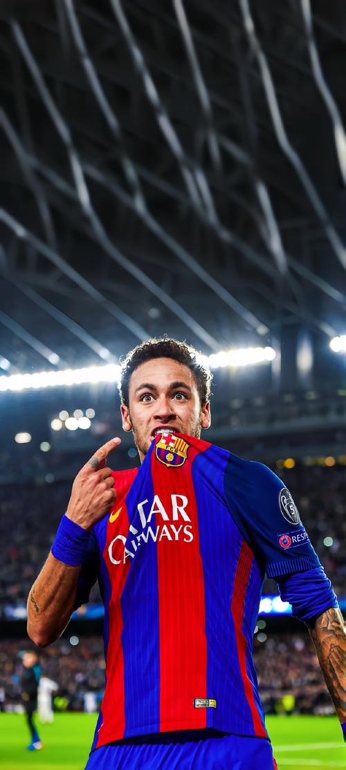 记者：下个月刘祝润就要当爸爸了，孩子会在大连出生（记者：刘祝润下月升级当爸，宝宝将于大连诞生）