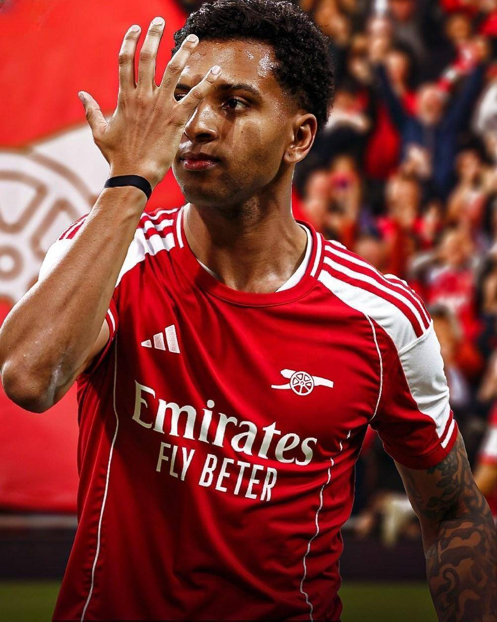 国脚赛后晒训练照，状态回暖